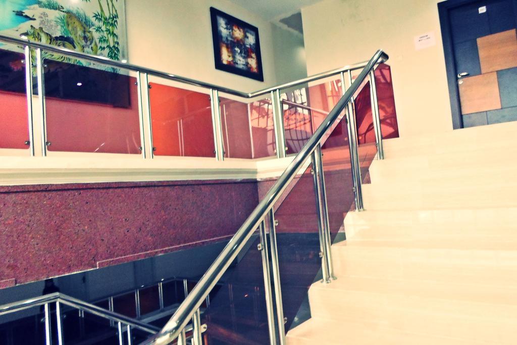 Hotel Grand Karawang Indah Extérieur photo