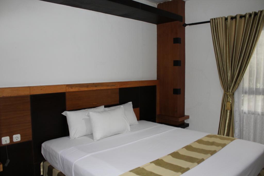 Hotel Grand Karawang Indah Extérieur photo