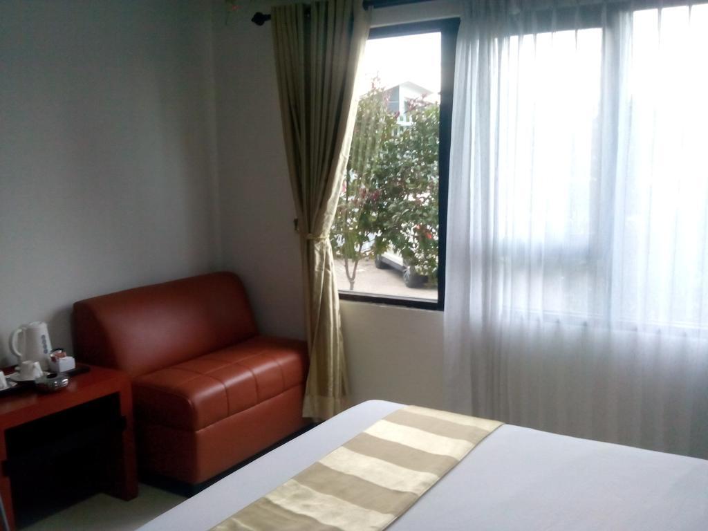 Hotel Grand Karawang Indah Chambre photo