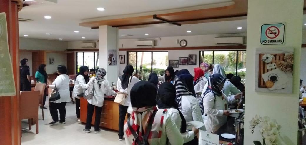 Hotel Grand Karawang Indah Extérieur photo